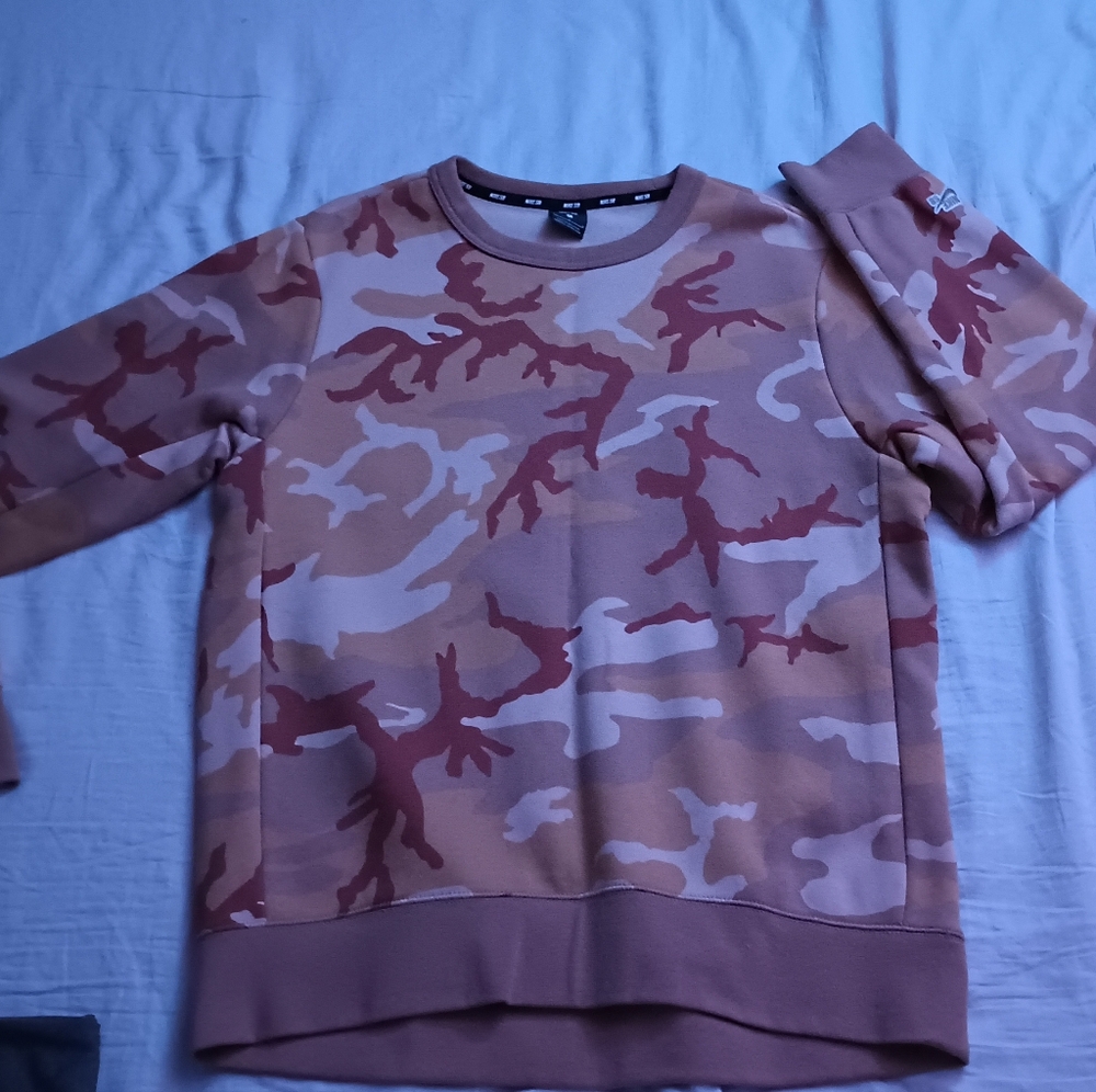 Nike Tan and Brown Camouflage Sweatshirt - Picture 7 of 7